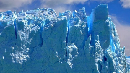 Gunung Es Lebih Besar dari London Pecah di Antartika