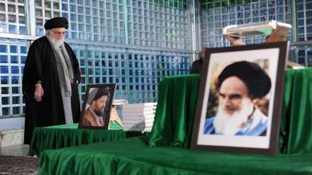 Rahbar Ziarahi Makam Imam Khomeini 