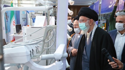 بازدید مقام معظم رهبری از نمایشگاه توانمندی‌های تولید داخلی ایران