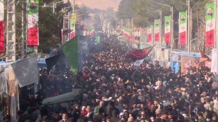 Iraner versammeln sich in Heimatstadt von General Soleimani, um Märtyrer-General Tribut zu zollen