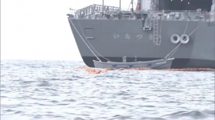 山口県沖の護衛艦事故で、油漏れと船体亀裂