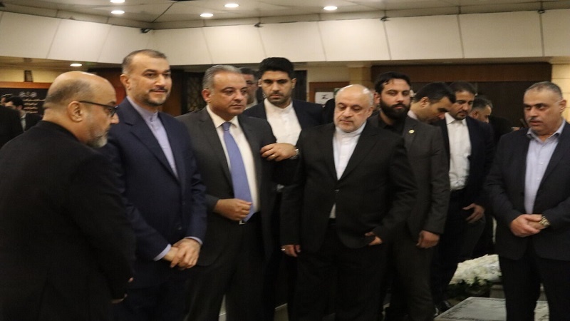 ادای احترام وزیر خارجه ایران به مقام شهدای مقاومت در لبنان