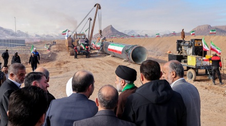 イラン大統領「制裁はイラン国民の強い意志により失敗」