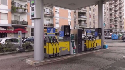 Gas station operators in Italy go on strike