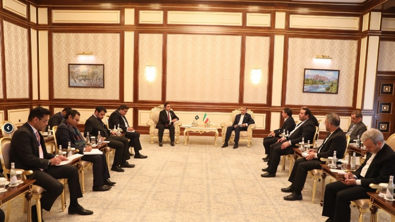 Menlu RII Hosseim Amir Abdollahian bertemu Menlu Pakistan Bilawal Bhutto Zardari di Tashkent, Selasa (24/1/2023).