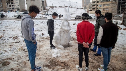 Rekreasi Salju di Kermanshah