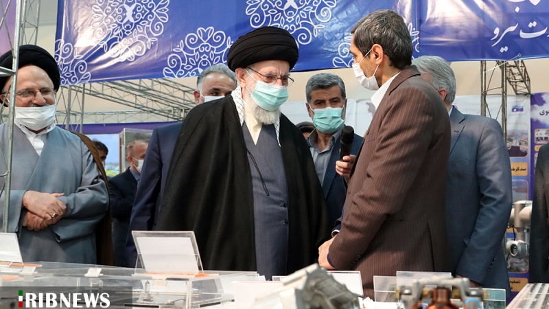 Лидер Исламской революции посетил выставку производственных возможностей ИРИ