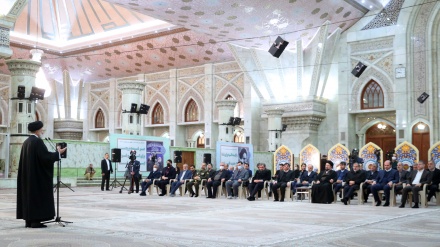 Presiden Iran dan Anggota Kabinet Ziarahi Makam Imam Khomeini ra (2)