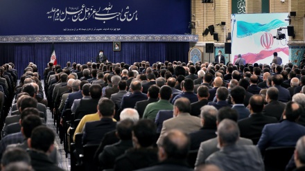 イラン最高指導者が、起業家・生産者らとの面会で経済成長の必要性を強調