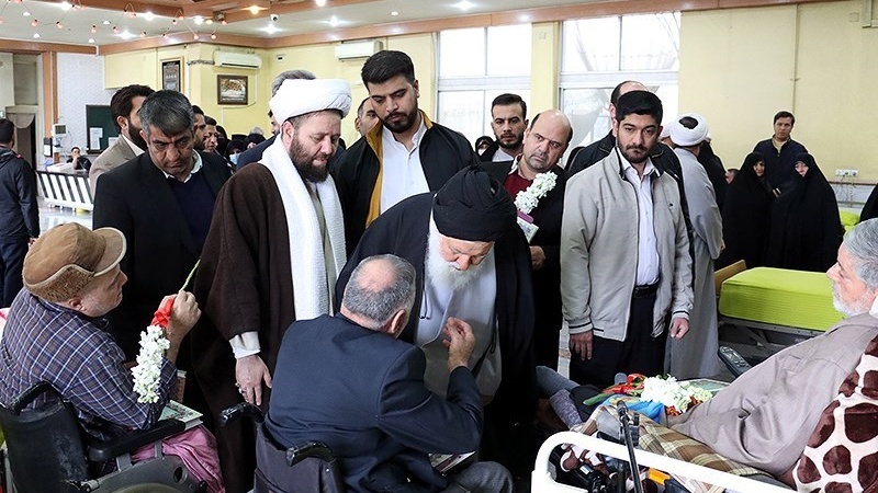 Ayatullah Alamul Huda temui para veteran di Mashhad, Sabtu (25/2/2023).