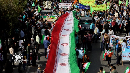 People in southern Iran celebrate 44th anniversary of Islamic Revolution