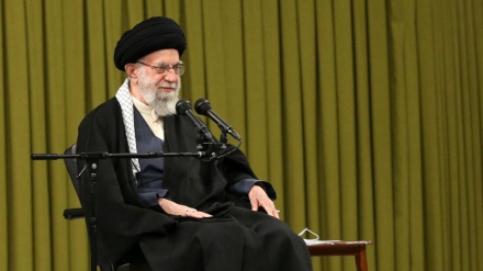 Iran, Ayatollah Khamenei: il 44° anniversario della vittoria della Rivoluzione un giorno storico