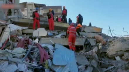 نجات کودک دو ساله از زیر آوار در زلزله ترکیه