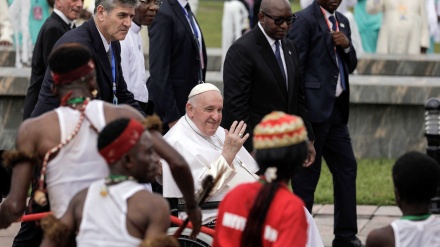 Paus Fransiskus ke Negara-Negara Kaya: Lepaskan Afrika !