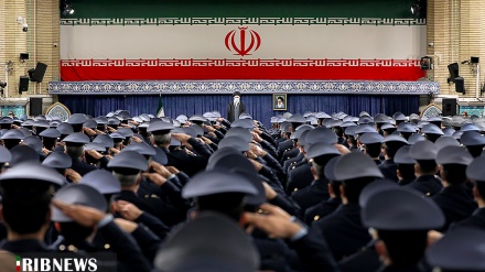 Ləşkəri Hərbi Həvo Ğıvvon iyən Həvo Hucumiku Mudafiyə komandiron və koəvonon de Ali Sər Komandani bıə vindemon 