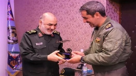 Сардар Салами: Иран армиясы мен Сақшылар корпусының бірлесуі дұшпанның үрейін ұшырды