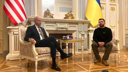 A Kiev, Biden promet une nouvelle aide militaire