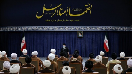 Pertemuan Ayatullah Khamenei dengan Dewan Ahli Kepemimpinan