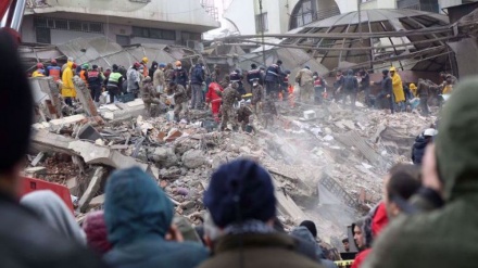 Mitetemeko miwili mikubwa ya ardhi yaua zaidi ya watu 2,700, Uturuki na Syria + Video