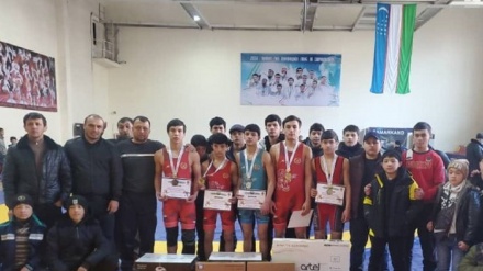 کسب دو نشان طلای کشتی گیران تاجیک در مسابقات ازبکستان