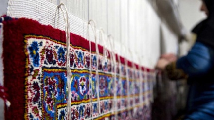 イランで、手織り絨毯の生産が増産