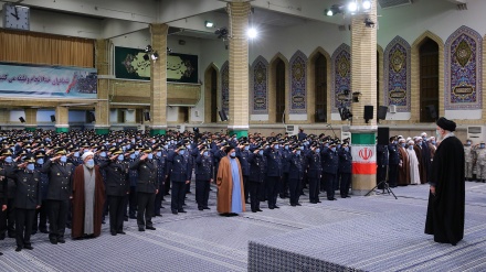 Lideri suprem i Revolucionit Islamik: 22 Bahmani këtë vit do të bëhet simbol i unitetit kombëtar dhe neutralizimit të strategjisë së armikut