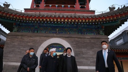 Presiden Iran Salat Berjemaah di Masjid Bersejarah Beijing (2)