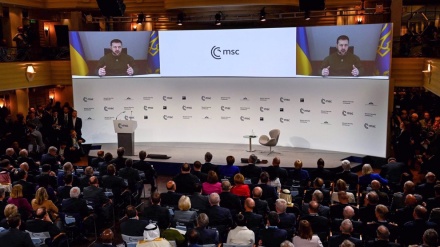 A Monaco, Zelensky chiede più armi occidentali nonostante i moniti della Russia