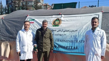 Ushtria iraniane në zonat e prekura nga tërmeti të Turqisë ngre një spital të përkohshëm