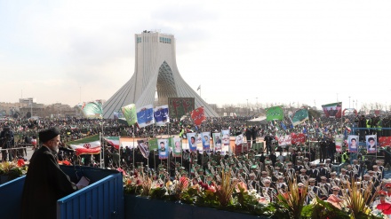 Pjesëmarrja e gjerë e qytetarëve iranianë në marshin madhështor të 22 Bahmanit