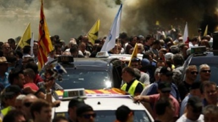 Spagna, manifestazioni degli operatori sanitari