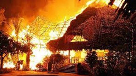 Kenya: in fiamme resort, italiani in fuga