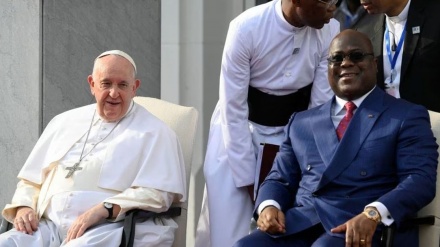 ローマ法王が富裕国に勧告、「アフリカから手を引くべき」