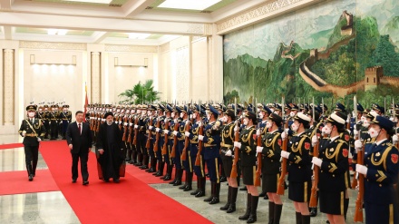 Presidenti i Republikës së Kinës pret zyrtarisht presidentin e Republikës Islamike të Iranit