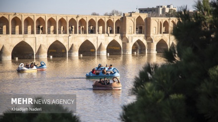 Shtohet uji në lumin Zajanderud në Esfahav