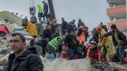 Türkiye ve Suriye'de depremde hayatını kaybedenlerin sayısı 15 bini aştı