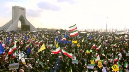 ईरान की इस्लामी लोकतांत्रिक व्यवस्था को गिराने में चार दशक से लगातार नाकाम हो रहा है अमरीका