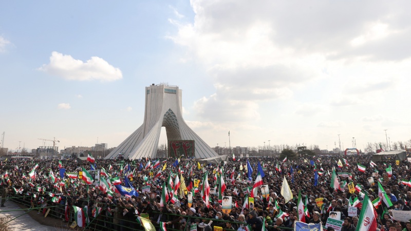 Pawai 22 Bahman di Bundaran Azadi, Tehran, Sabtu (11/2/2023).
