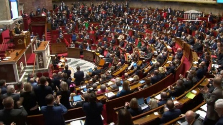 Francia, riforma pensioni, domani il paese torna in piazza 