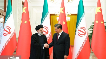 دیدار روسای جمهور ایران و چین و تاکید شی جین پینگ بر  اهمیت روابط با ایران
