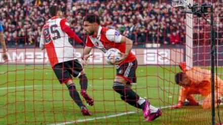 Calcio, Jahanbakhsh salva Feyenoord, entra e fa doppietta: 2-2 con PSV + VIDEO