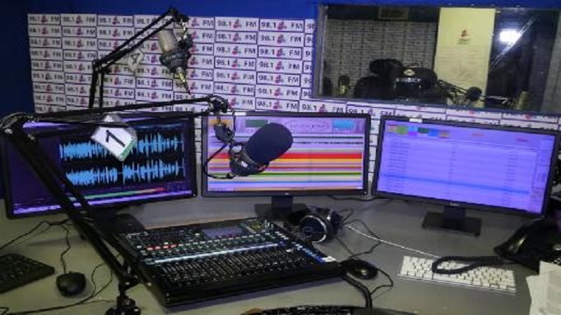 فعالیت بیش از ۱۷۰ دستگاه رادیویی در افغانستان