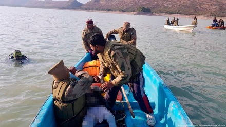 パキスタンで遊覧ボート転覆事故、51人死亡