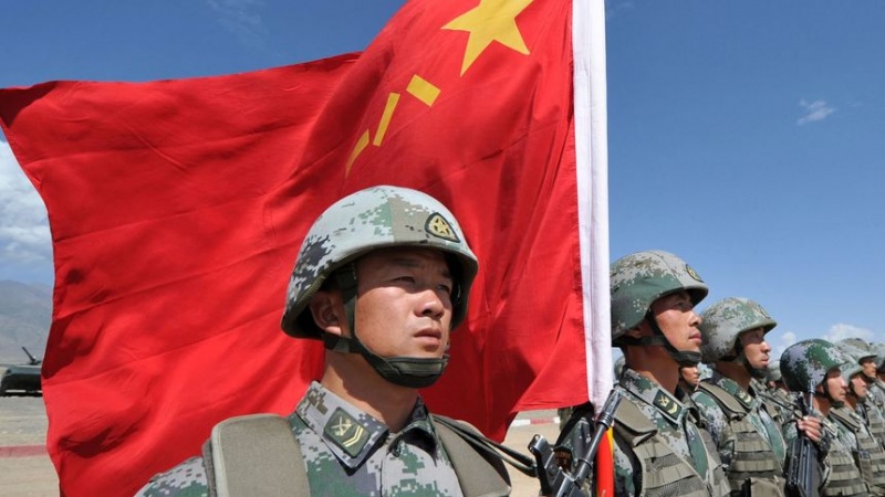 中国军队处于戒备状态