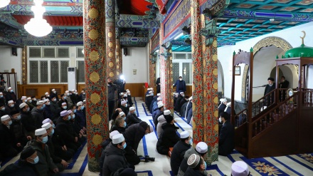 Presiden Iran Salat Berjemaah di Masjid Bersejarah Beijing (1)