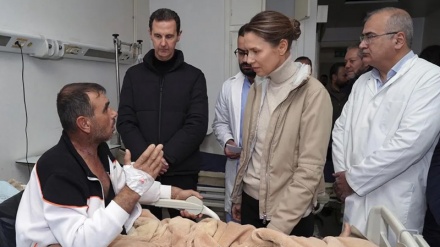 Bashar Asad me bashkëshorten e tij viziton qytetarët sirianë të goditur nga tërmeti