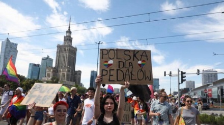 Ue, chiusa procedura contro Varsavia su zone libere da Lgbt
