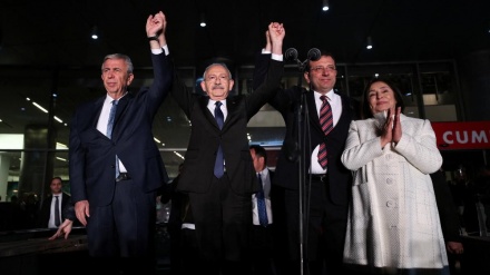 トルコ世論調査で、野党連合の大統領選候補が現職エルドアン氏の支持上回る