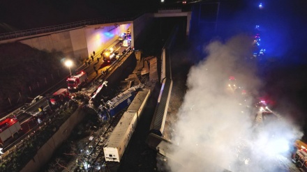 ギリシャ中部で列車同士が衝突、26人死亡