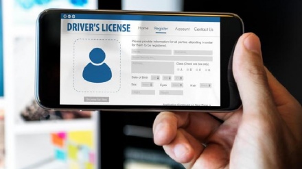 Ue, arriva la patente digitale, si guida da 17 anni